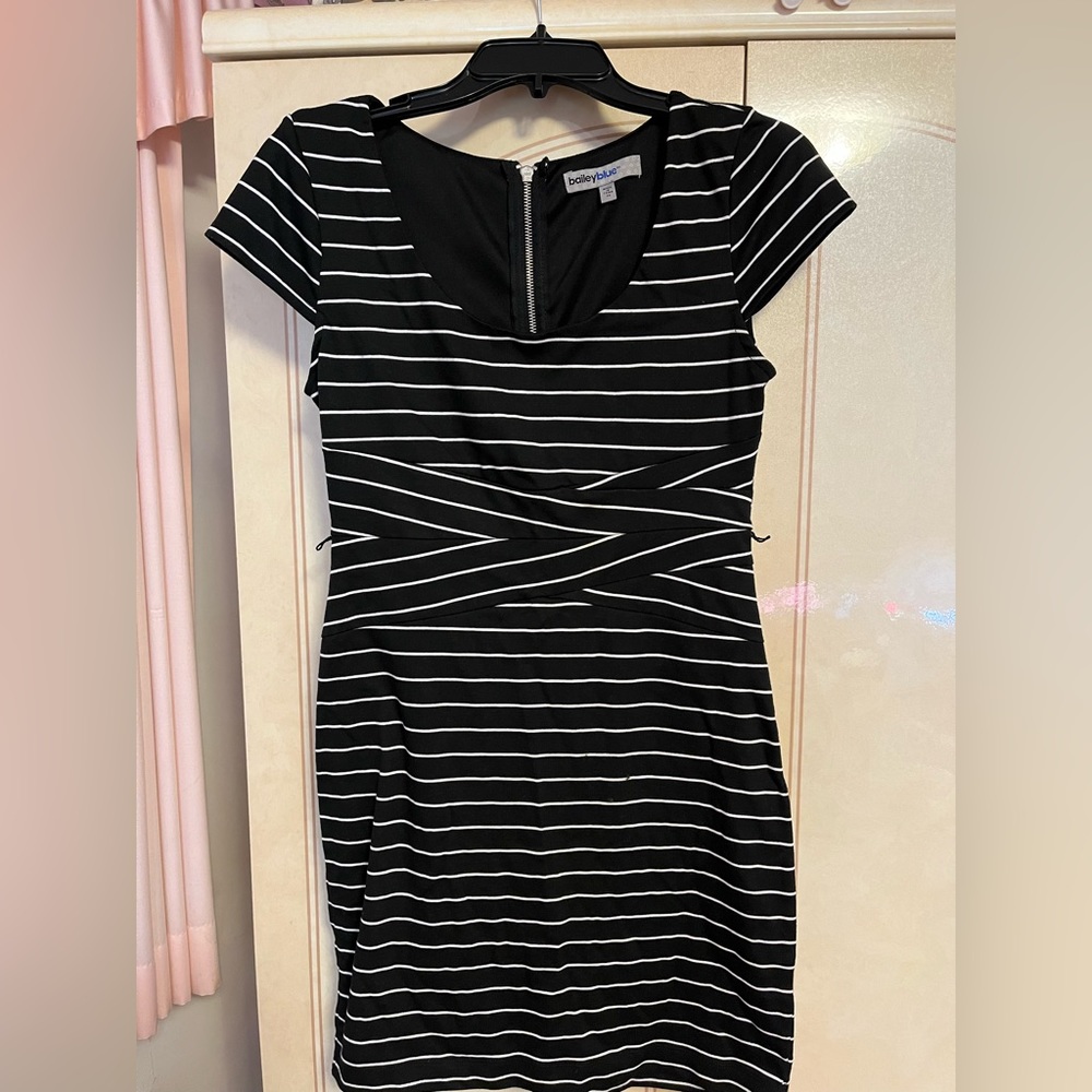 Great work or party dress! Black & white